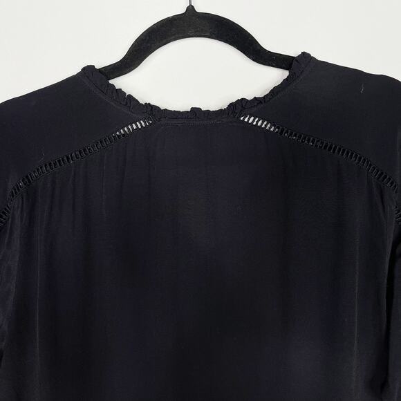 Ann Taylor Medium M Black Floral Embroidered 3/4 Sleeve Blouse V Neck Top - Picture 6 of 9